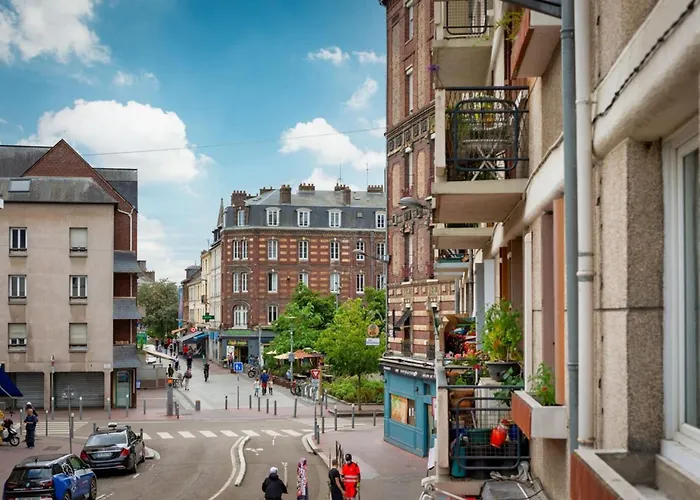 Apartment Eric Joli Renove Avec Double Balcons Rouen