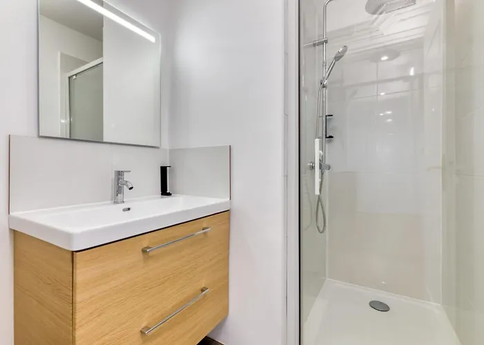 Eric Joli Renove Avec Double Balcons Rouen