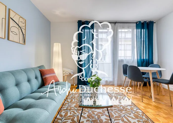 Apartment Eric Joli Renove Avec Double Balcons Rouen